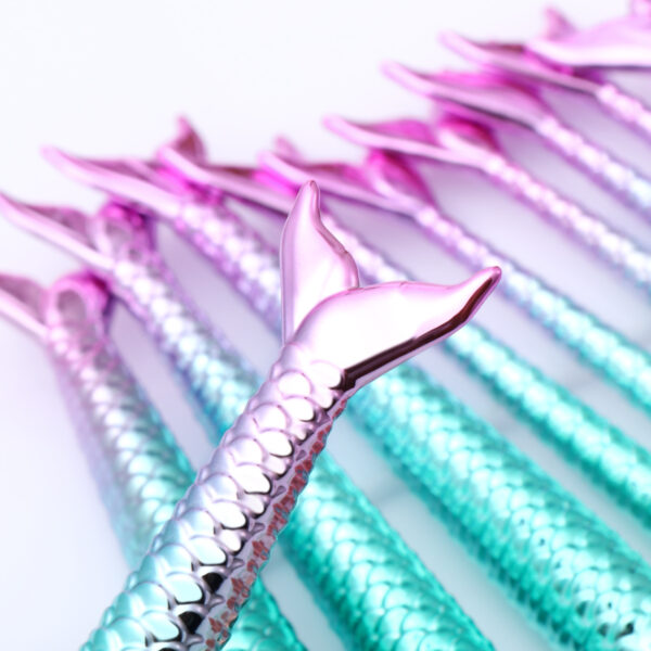 Mermaid Shaped Makeup Brushes - Image 5